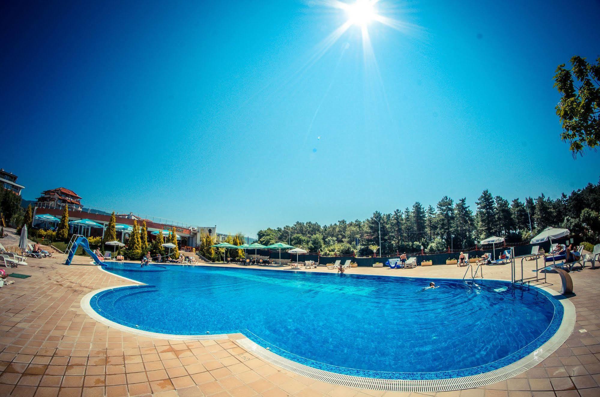 GT Green Fort Beach Apartments Sunny Beach Buitenkant foto