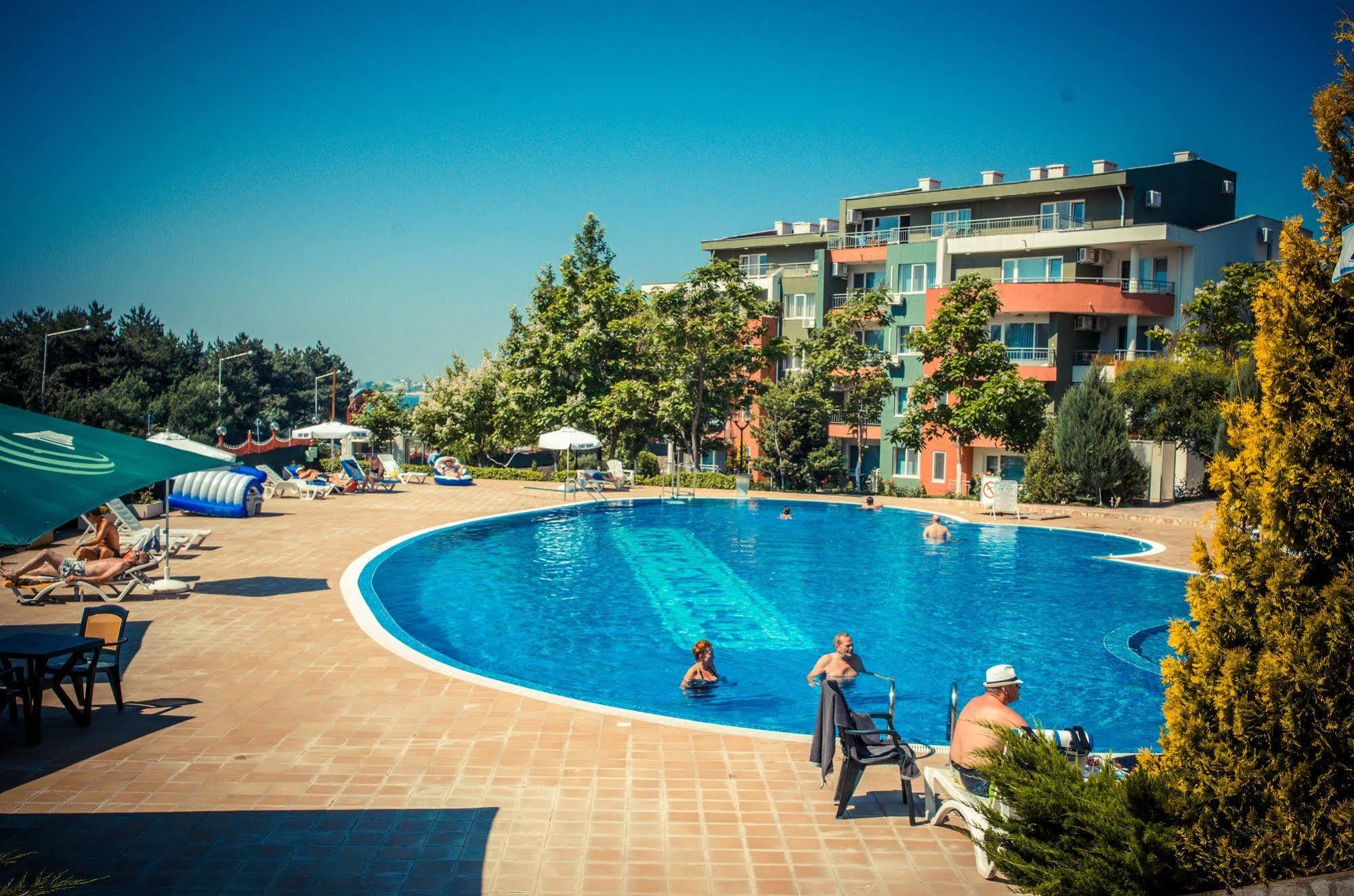 GT Green Fort Beach Apartments Sunny Beach Buitenkant foto