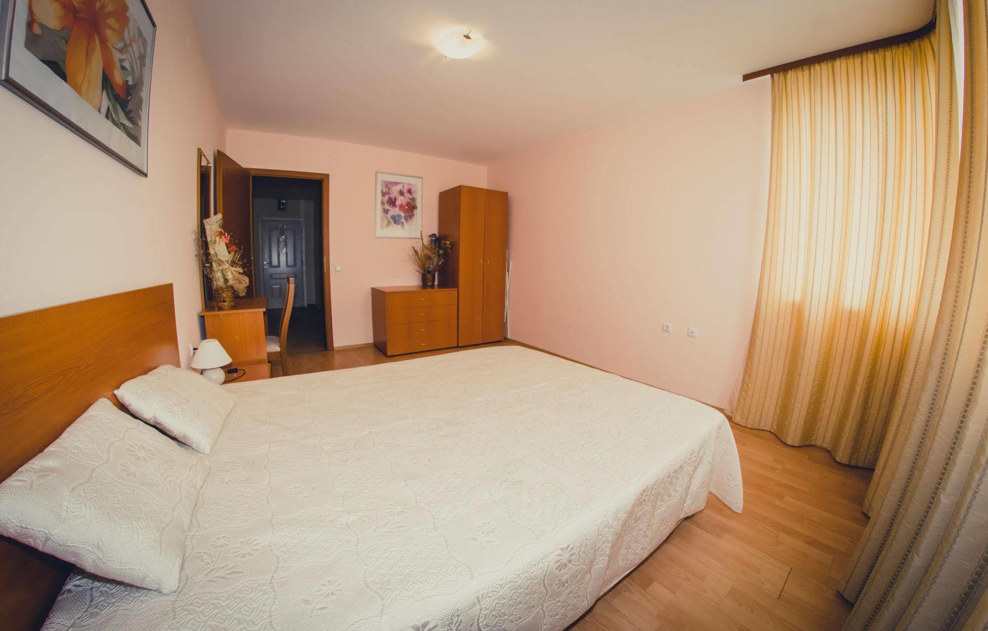 GT Green Fort Beach Apartments Sunny Beach Buitenkant foto