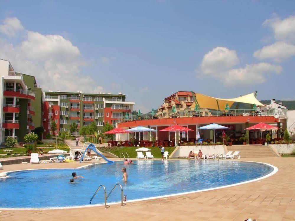 GT Green Fort Beach Apartments Sunny Beach Buitenkant foto