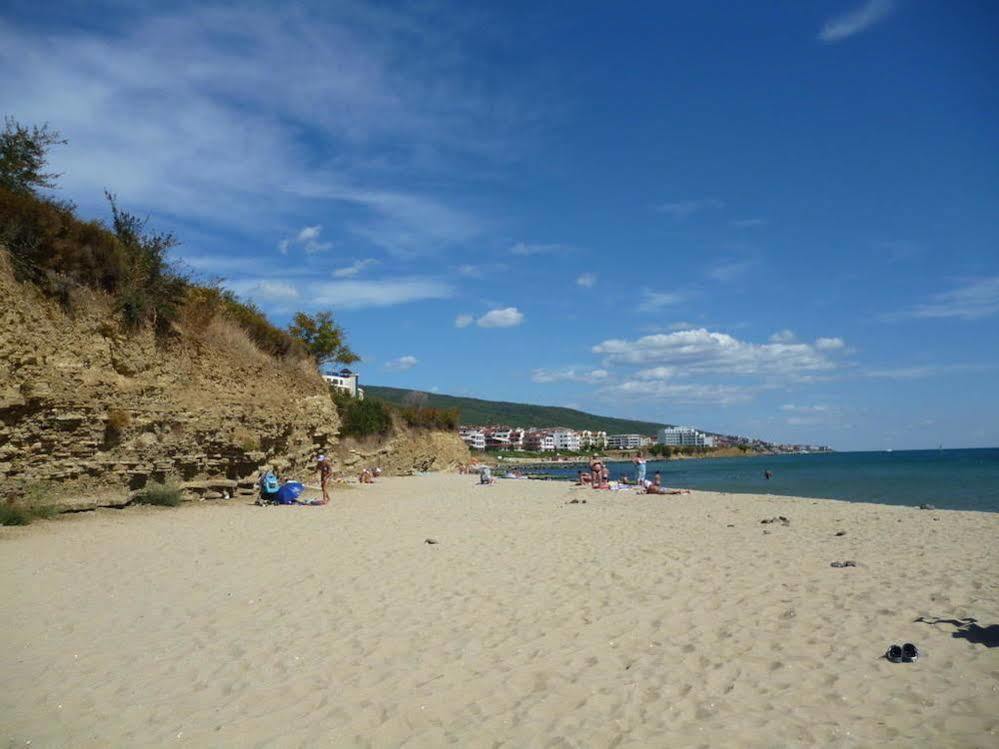 GT Green Fort Beach Apartments Sunny Beach Buitenkant foto